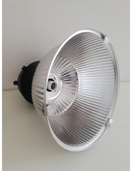 Komplett schwarzer E40-Industriereflektor (ohne/mit Strom)